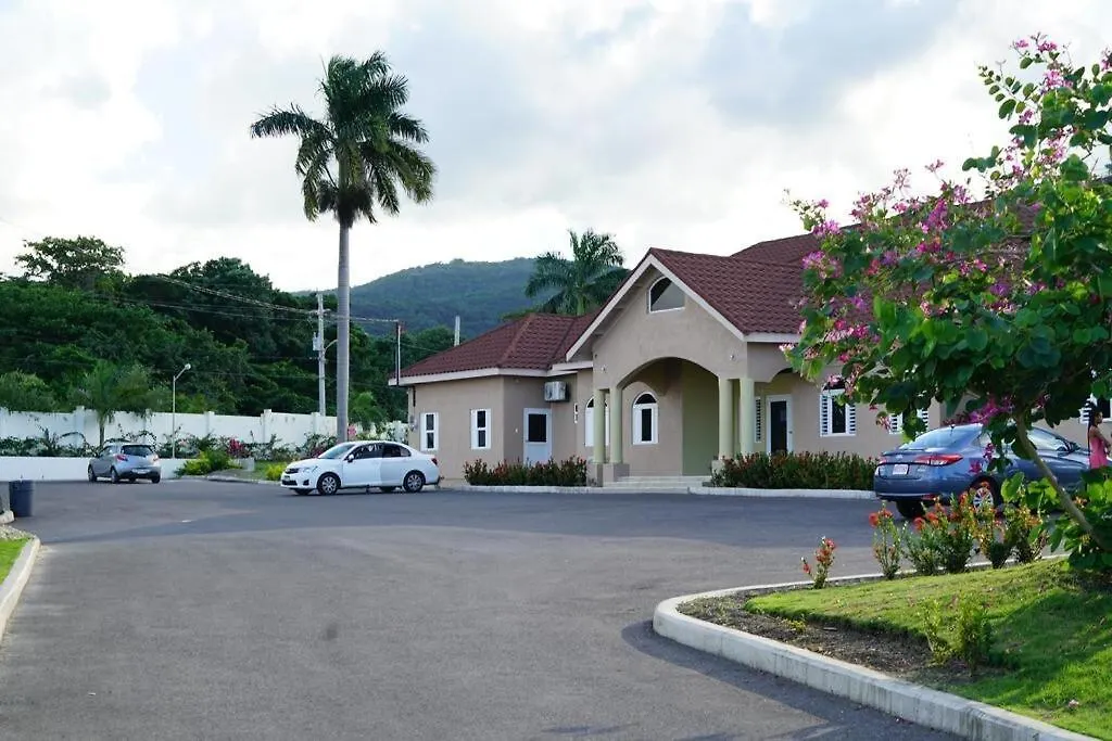 Savannah'S Place, Drax Hall Manor - Free Wifi, Ac Steer Town 0*,  Jamaica