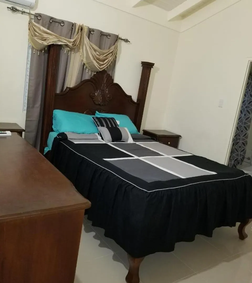 Savannah'S Place, Drax Hall Manor - Free Wifi, Ac Steer Town Villa